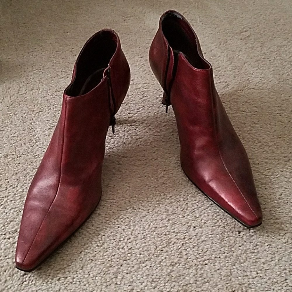 Burgundy ankle books